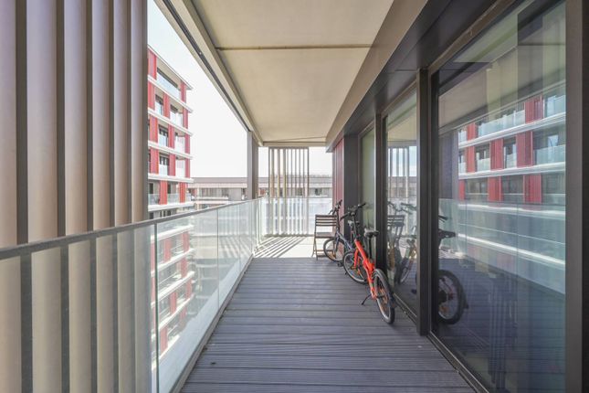Marco Polo, E16, Docklands photo 2
