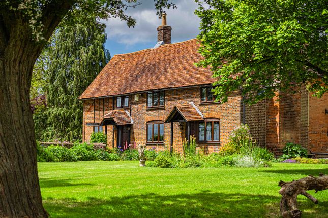 Farmhouse for sale in Whitehouse Lane, Bedmond, Abbots Langley, Hertfordshire