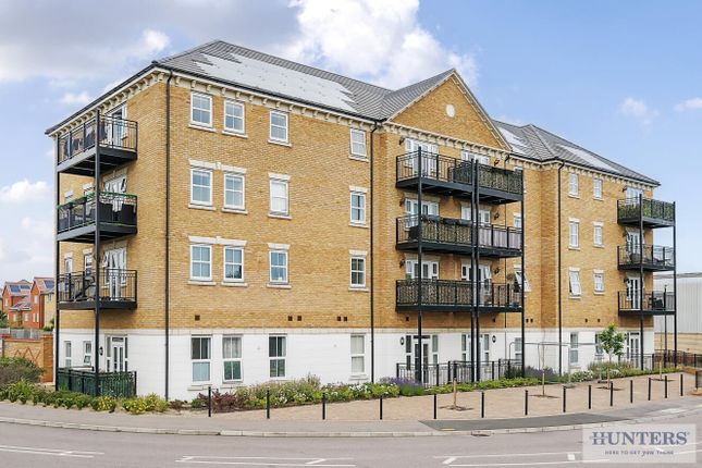 Thumbnail Flat for sale in Slade Green Road, Erith