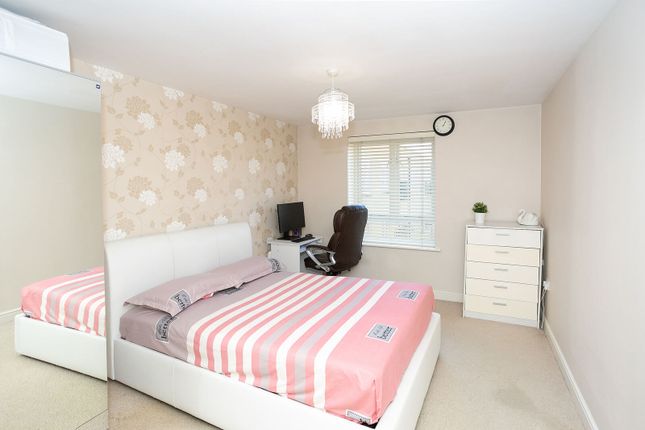 Ovaltine Court, WD4, Kings Langley photo 4