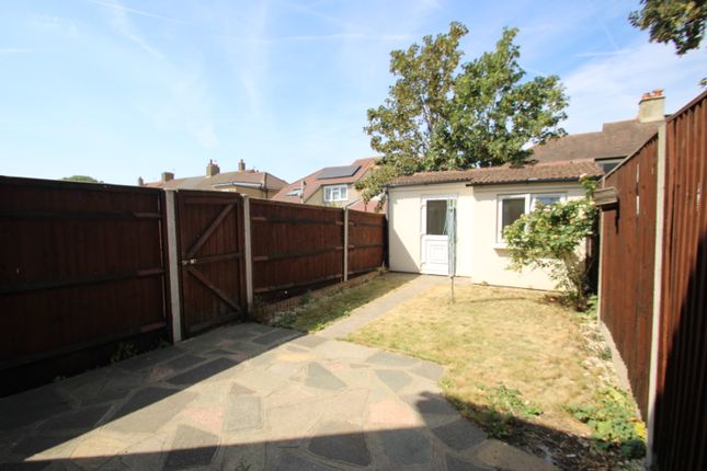 12, Croydon photo 3