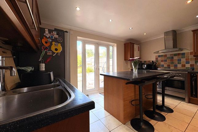 3, Johnson Close, Northamptonshire photo 4
