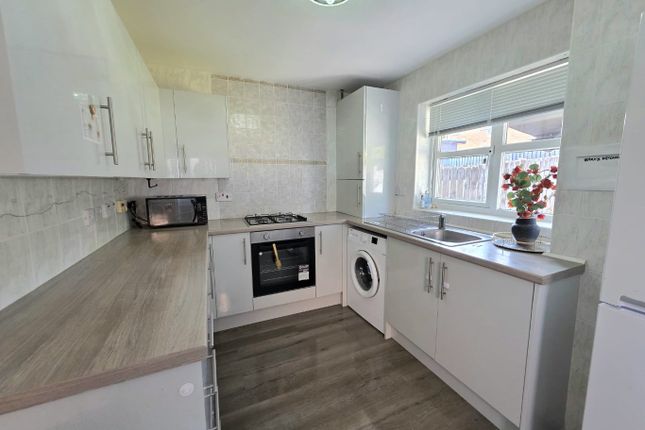 148, Foresthall Drive, Glasgow photo 3