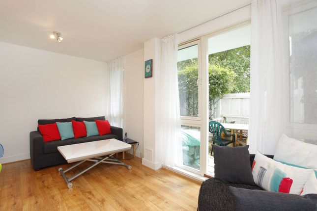 Flat to rent in Warwick Crescent, Little Venice, London