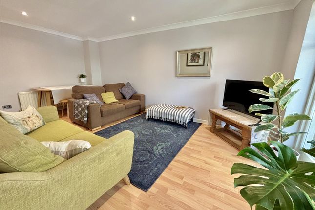 14, Hillside Gardens, Wimborne photo 2