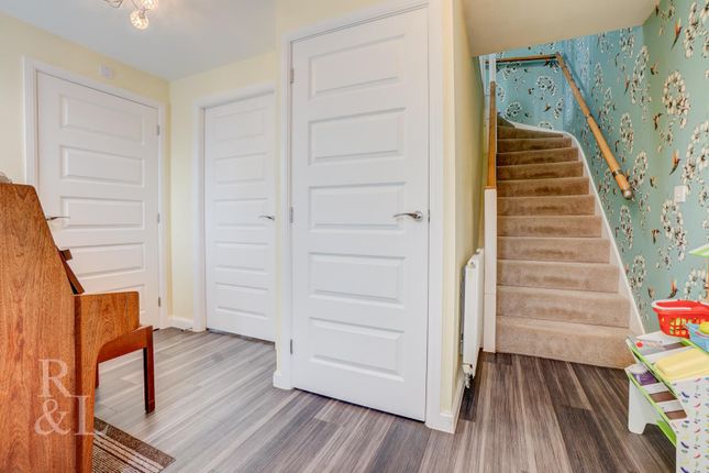1, Meadow Crescent, Nottingham photo 3