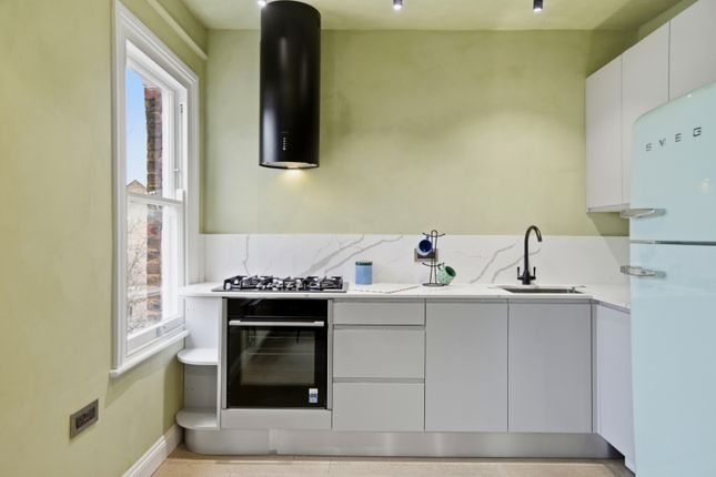 64C Glengall Road, London photo 2