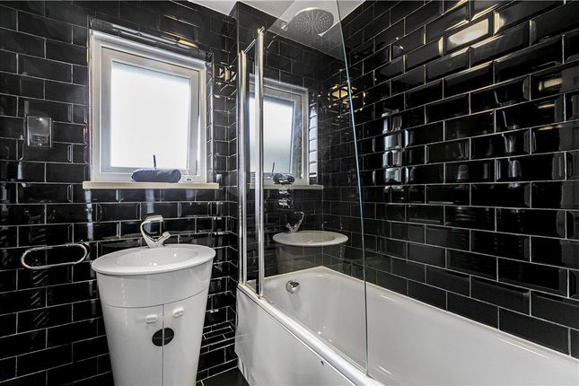 26, Benham Gardens, Hounslow photo 4