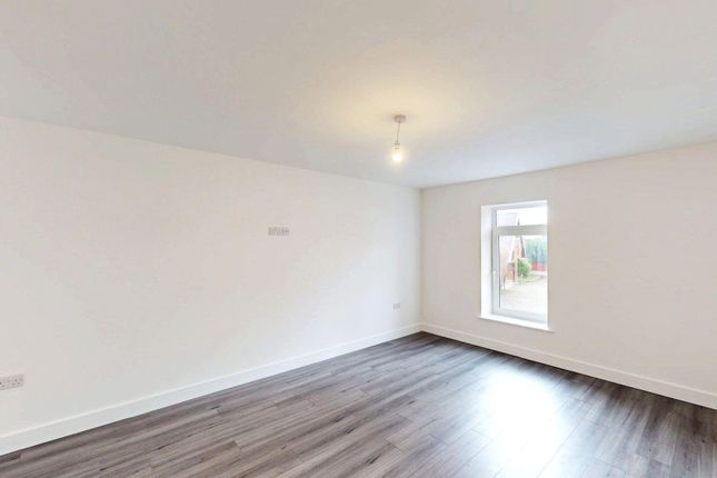 Studio flat on 87 Wigan Road, Bolton, £750/mo
