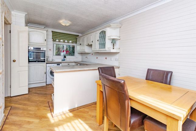 22, Laurel Grove, Stafford photo 4