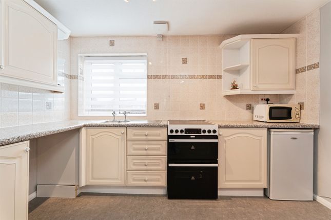 10, Abbots Way, Ely photo 3