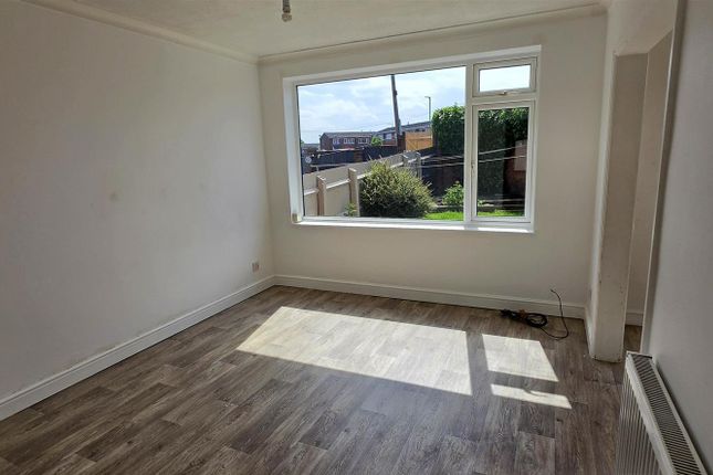 192, Wordsworth Crescent, Chester photo 2
