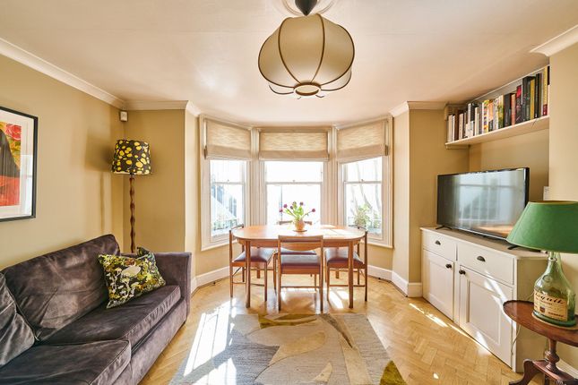 Flat A, 18 Lakeside Road, London photo 2