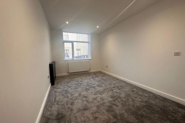 63, Queensberry Road, Burnley photo 3
