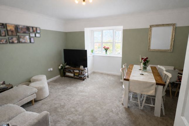 20, Caxton Close, Colchester photo 4