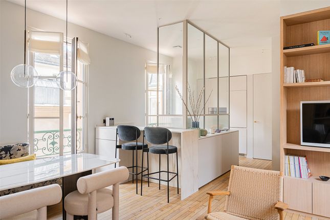 Apartment for sale in Luxembourg, Paris, 75006