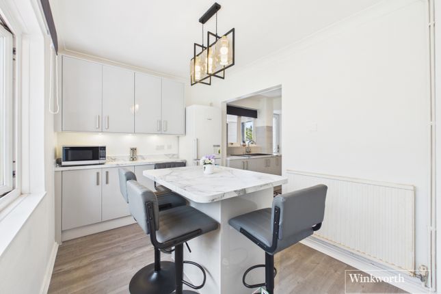 77, Bush Grove, London photo 3