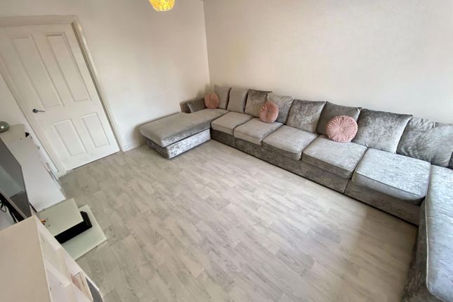 16, Coningsby Drive, Wolverhampton photo 2
