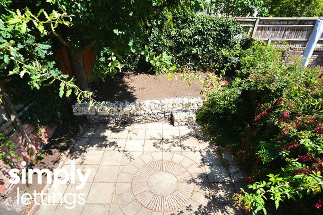 UM 27, Newtown Road, Hove photo 4
