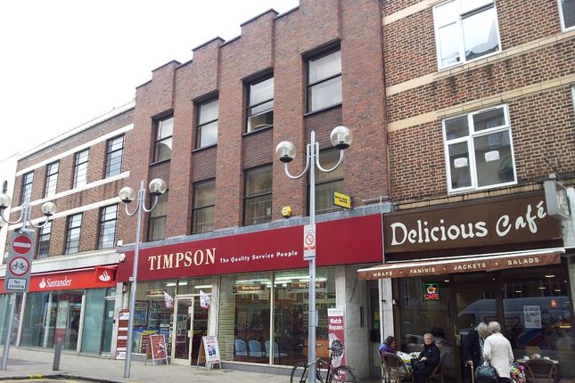 Commercial property to let in Oakfield Road, Ilford