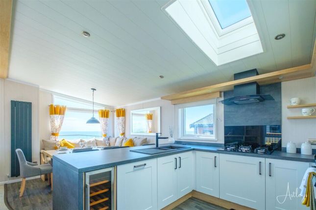 54, Green Meadow Premier Leisure Park, Oxwich photo 4
