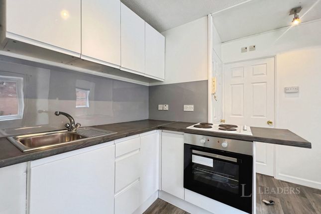 Flat 15, Gresham Court, Worcester photo 3