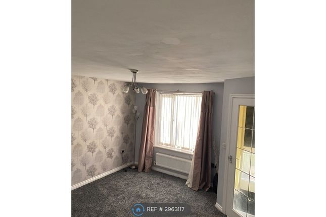 Summerset Avenue, Rochdale photo 4