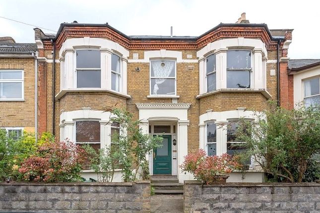 1-bed flat on 9c, St. Mary Road, London, £370,000
