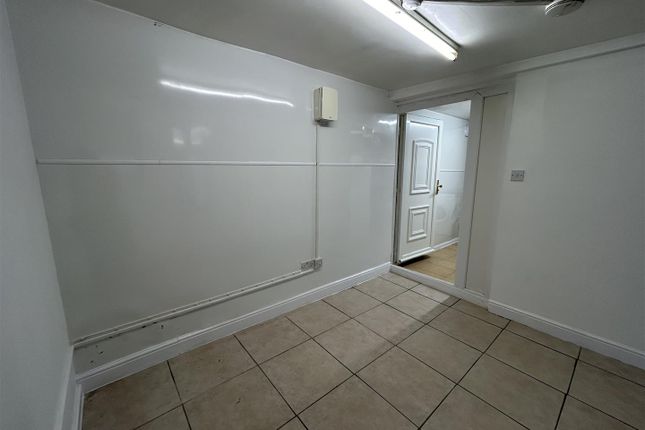 Property to rent in Sycamore Avenue, London