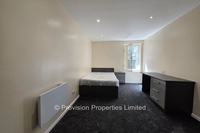 Moorland Avenue, Hyde Park photo 3