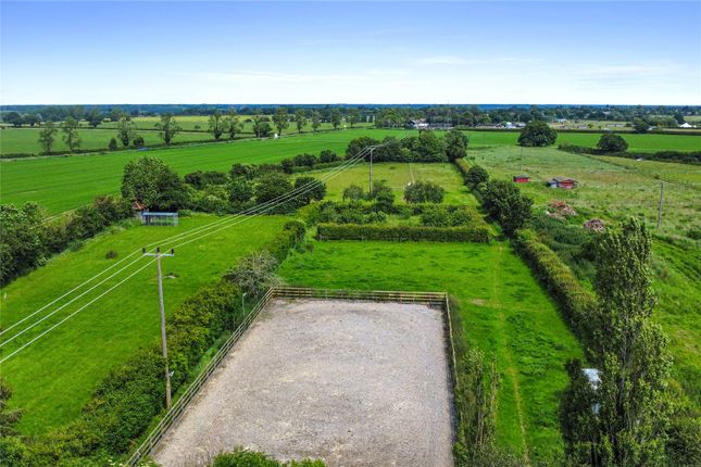 61, Tile Barn Lane, Manningtree photo 2