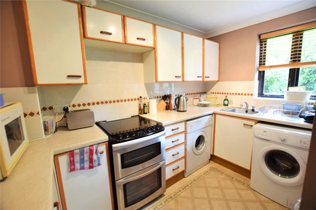 17, Simkins Close, Bracknell photo 4