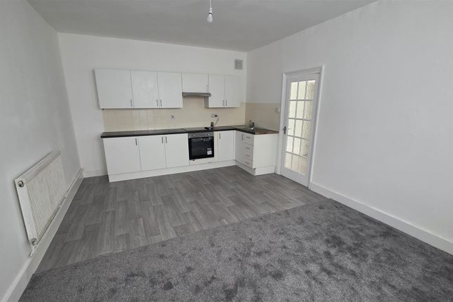 Flat 7, Camden House, 8 Chandos Square, Broadstairs photo 5