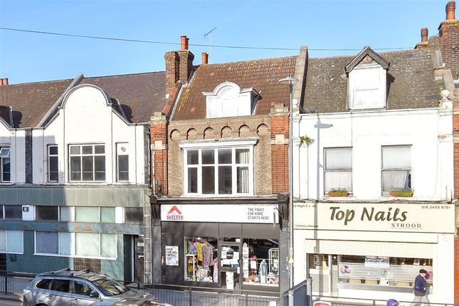 3-bed flat on High Street Strood, Rochester, £190,000