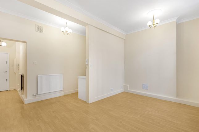 Flat to rent in Porchester Terrace North, London