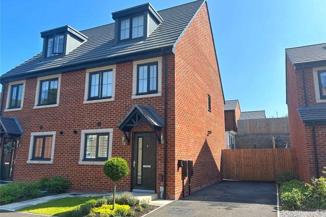 Townhouse &amp; Driveway