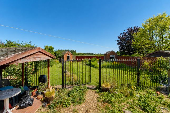 14 High Road, Wisbech photo 4