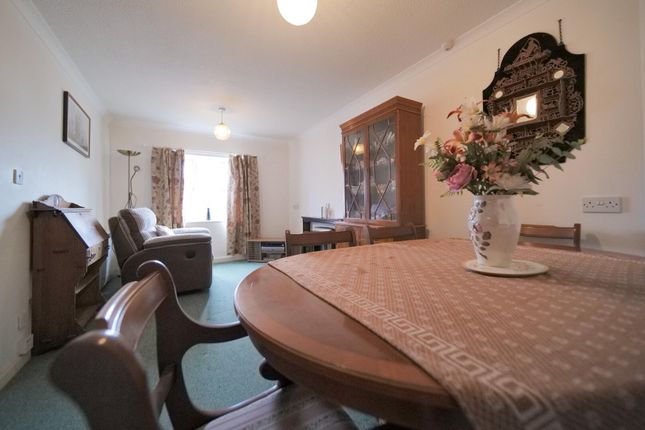 Flat 47, Wharf Court, Spa Road, Melksham photo 3