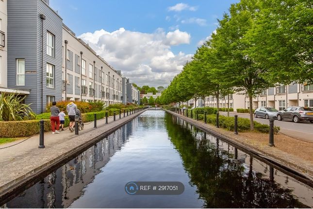 Canalside, Redhill photo 3