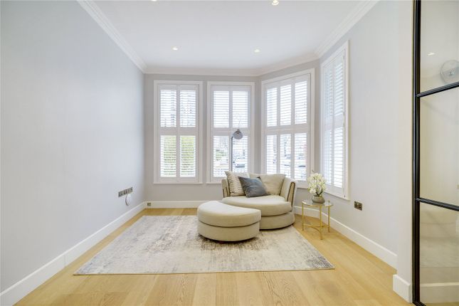 53, Sisters Avenue, London photo 2