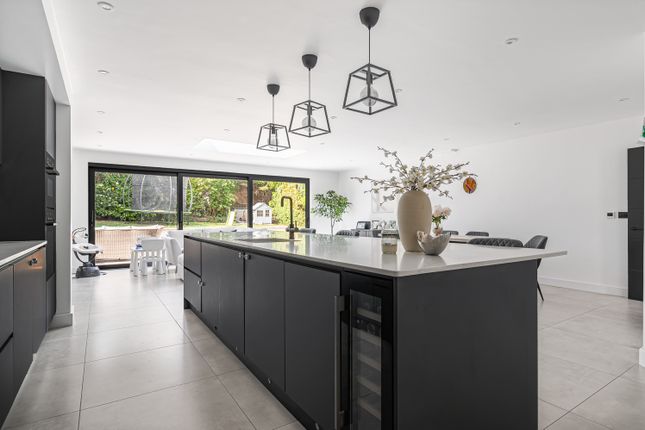 41, Tuffnells Way, Harpenden photo 4