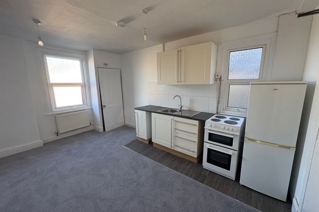 Lounge/Diner/Kitchenette