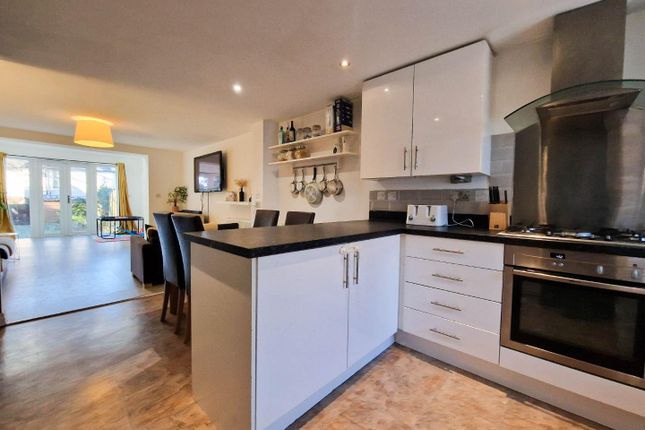 43, Graces Field, Stroud photo 2