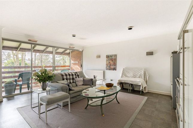 19 Lady Jane Court,, Cavendish Avenue, Cambridge photo 3