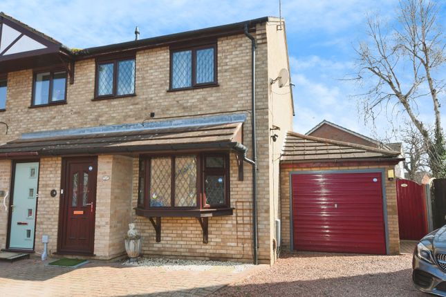 3-bed semi-detached on 14, St. Matthews Close, Lincolnshire, £200,000