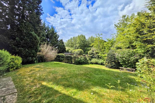 2, Green Lane, Tadworth photo 2