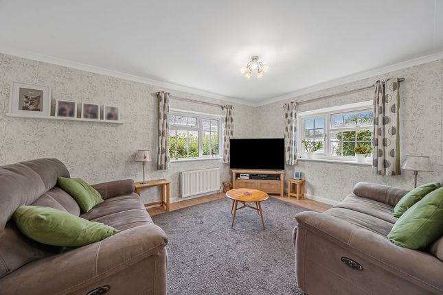 6, Avenue C, Addlestone photo 4
