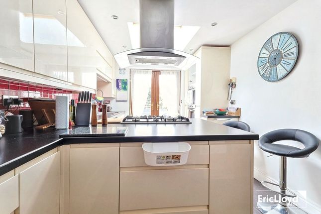 11, Lytes Road, Brixham photo 4