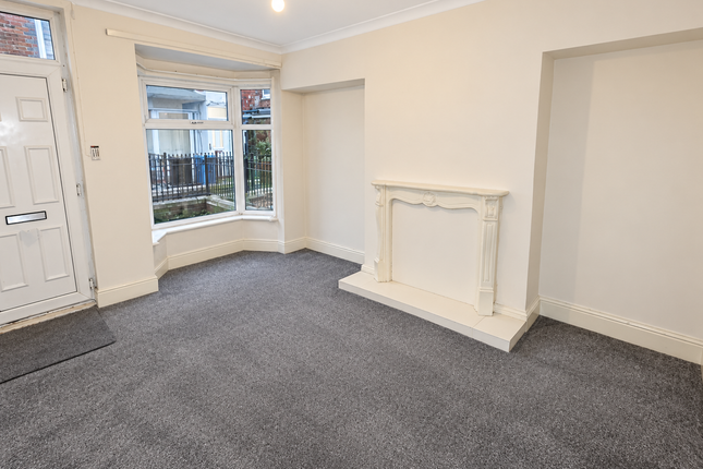 2 Ash Grove, Hull photo 3