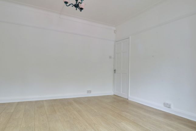 7, Ethelbert Close, Bromley photo 3